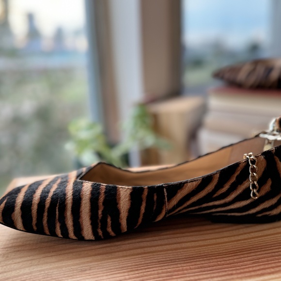 Vincent Camuto ankle chain “Latenla” tiger print cow hair square toe ballet flat - Picture 6 of 12